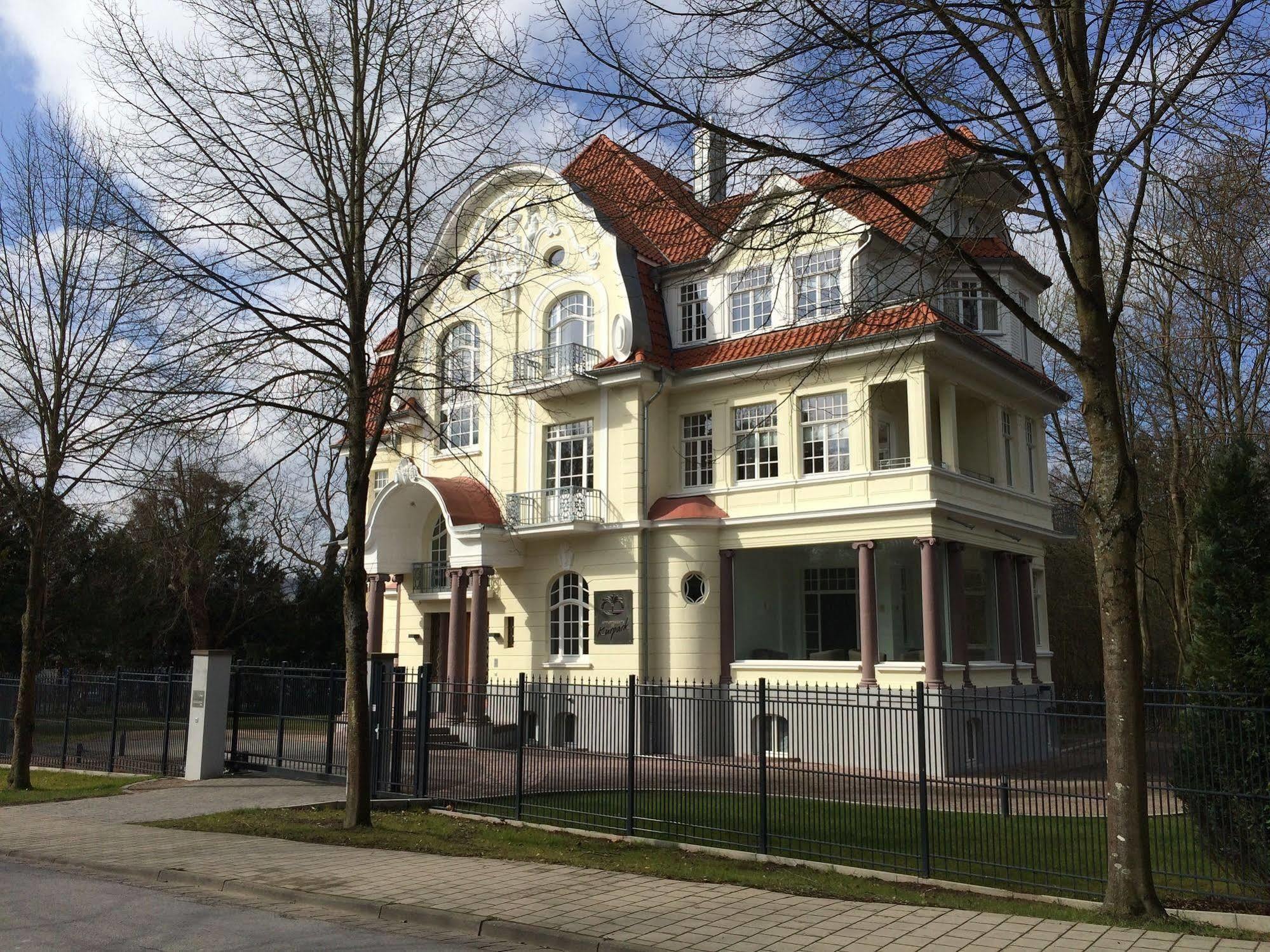 באד פירמונט Appartements Am Kurpark מראה חיצוני תמונה