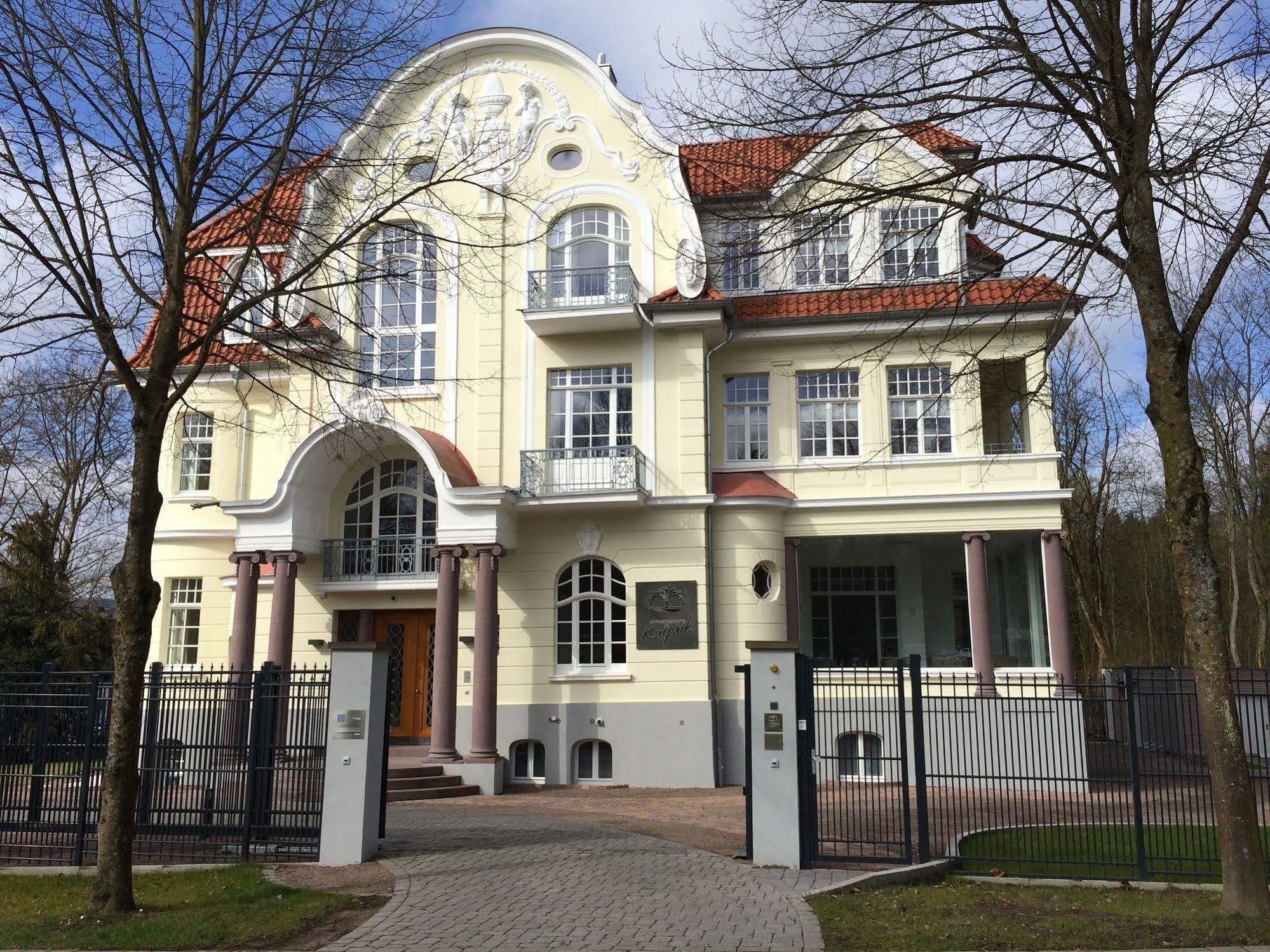 באד פירמונט Appartements Am Kurpark מראה חיצוני תמונה